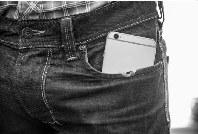 Heavy mobile phone use may dent sperm count
