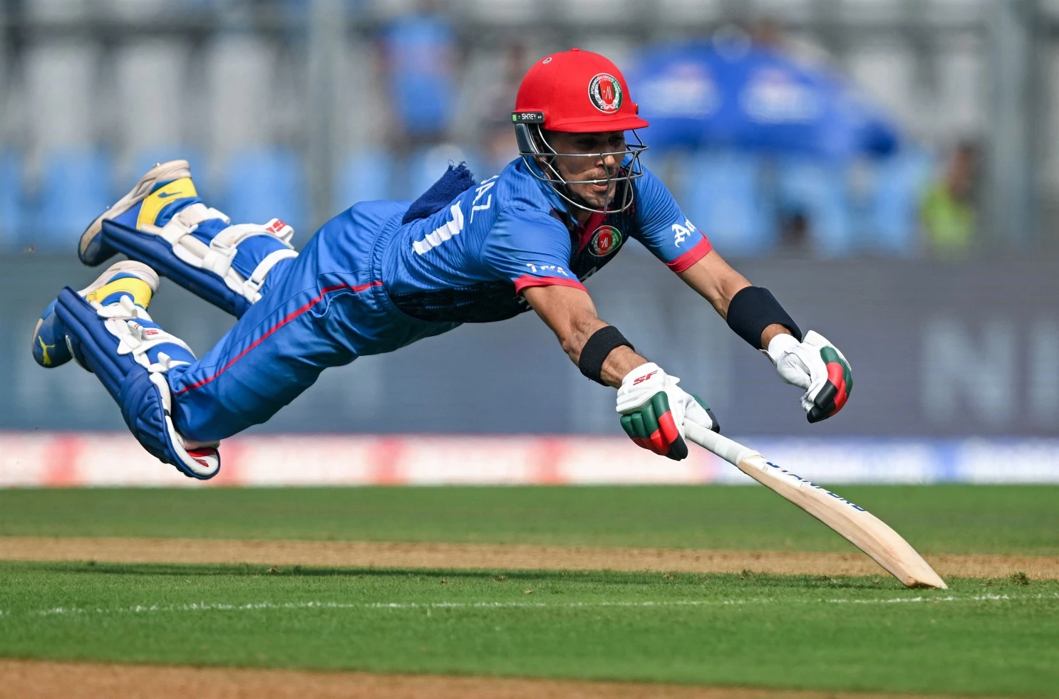 Ton-up Zadran takes Afghanistan to 291-5 against Australia