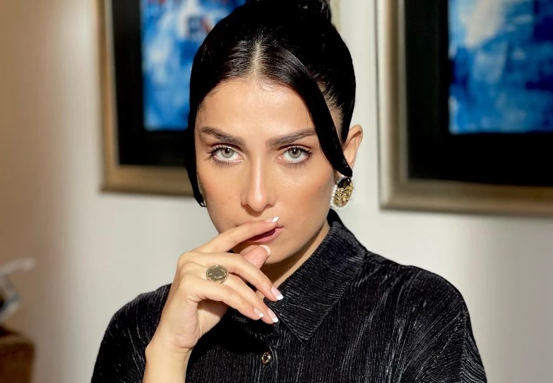 Ayeza Khan’s cryptic post ‘My last project’ stuns fans