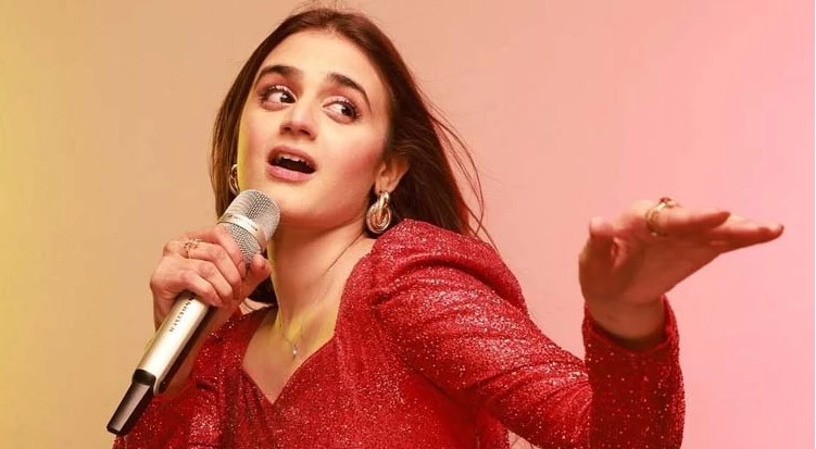 Hira Mani steals the spotlight at Yashma Gill’s birthday bash