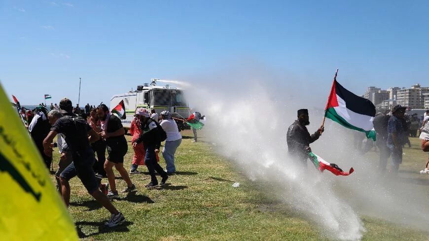 Pro-Israel and pro-Palestinian groups clash in South Africa