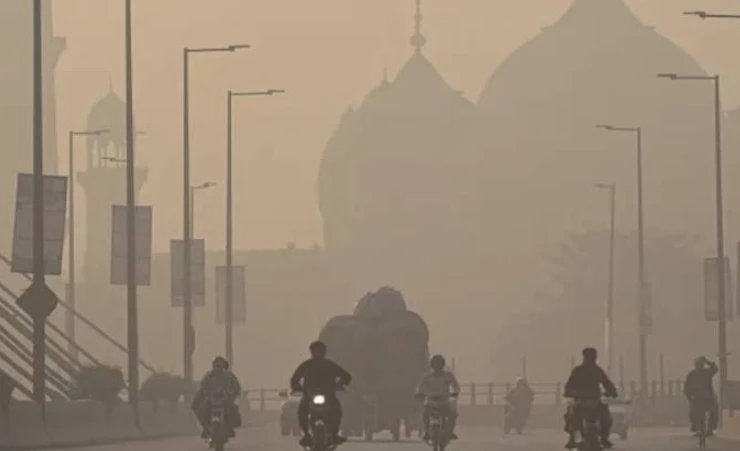 Anti-smog combat: Ministers mull over artificial rain in Lahore