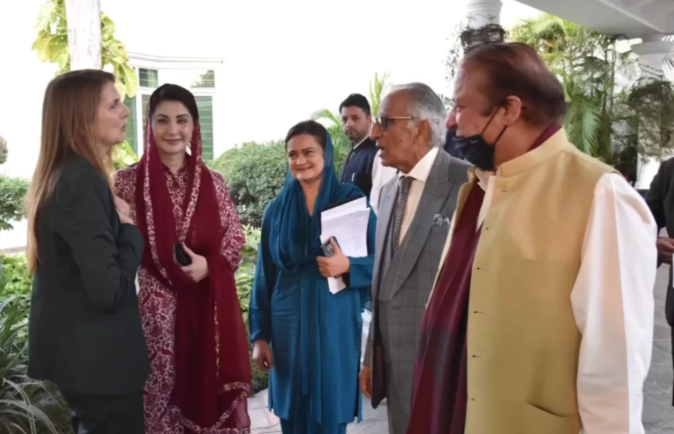 British High Commissioner calls on Nawaz Sharif