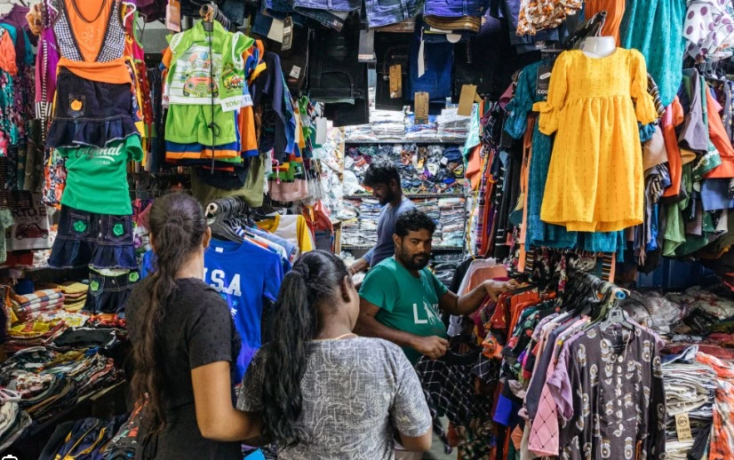 Sri Lanka cuts rates ahead of foreign debt deal