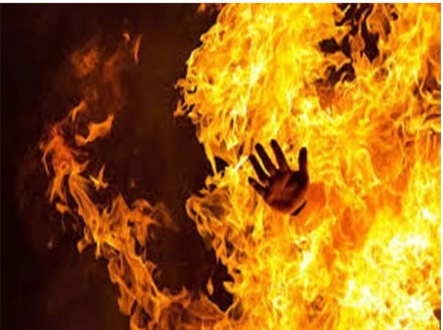 Police torture youth, set him on fire in Larkana