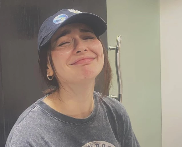 Hania Aamir’s ginger-shot-challenge attempt does not go well