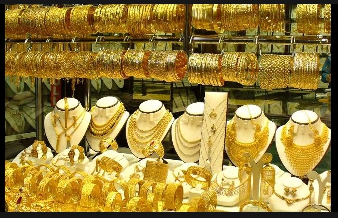 Gold price surges by Rs2,600 per tola