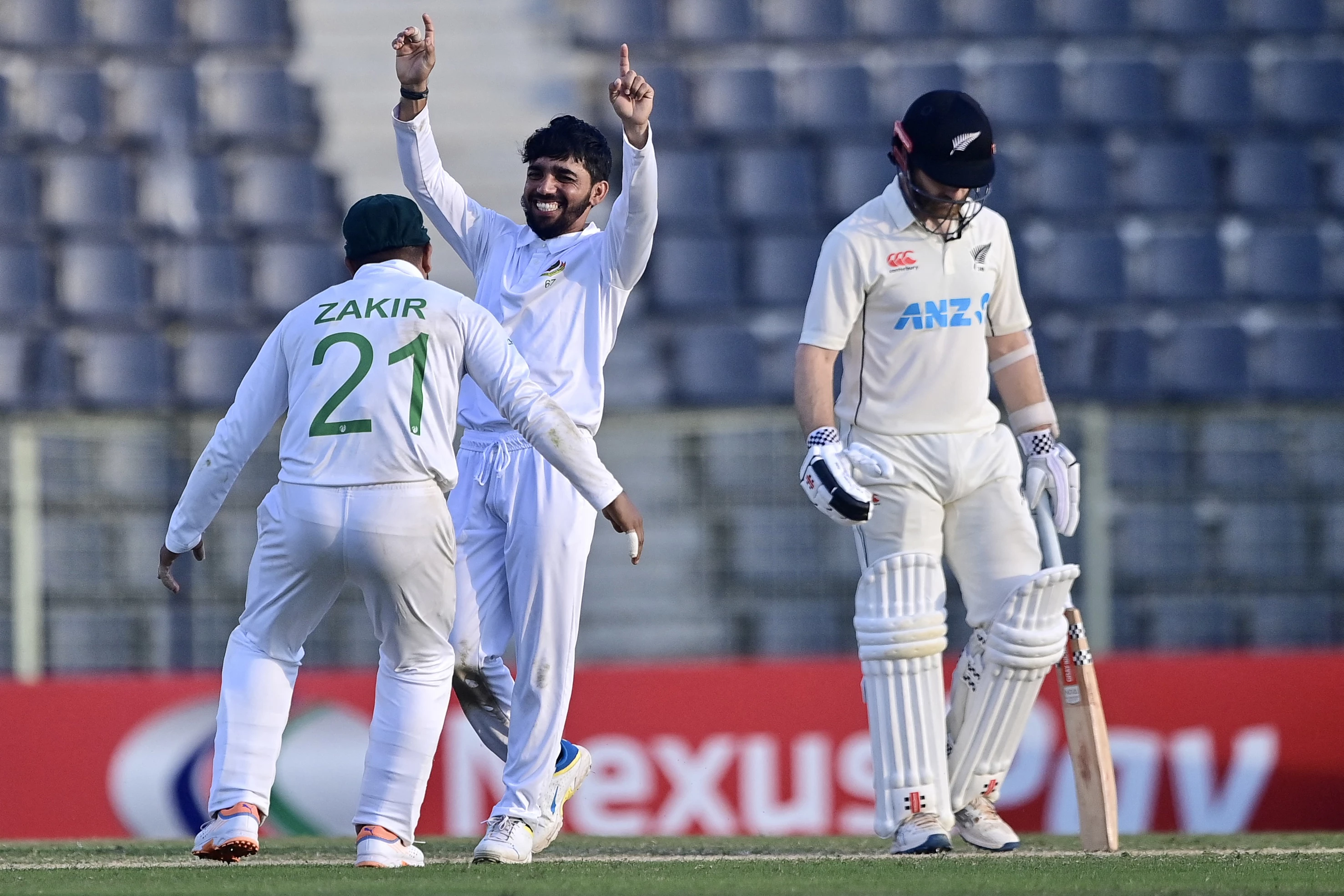 New Zealand trail Bangladesh despite Williamson ton