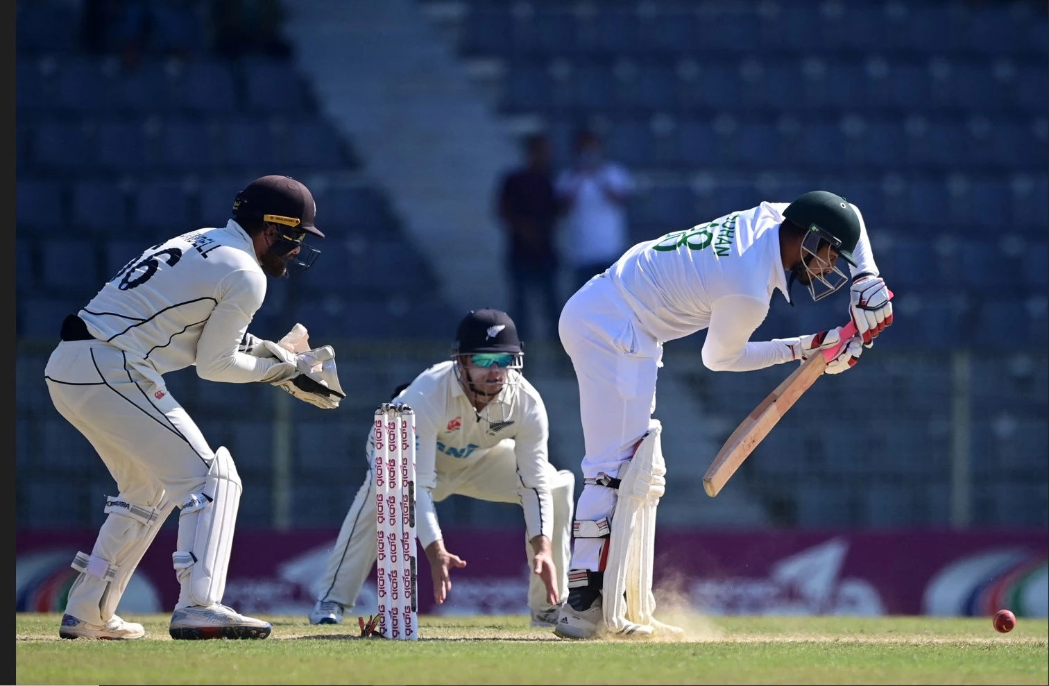 Bangladesh leave New Zealand in deep trouble in 332-run chase