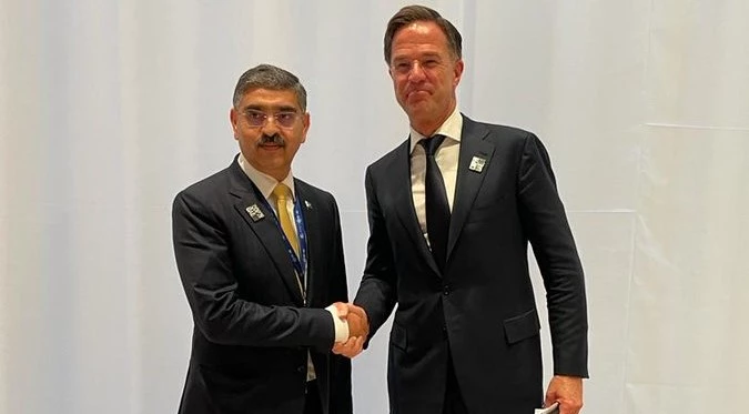 PM discusses bilateral relations with Dutch counterpart