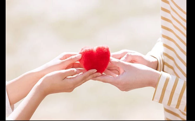 Stars foresee chance of love strike at first sight