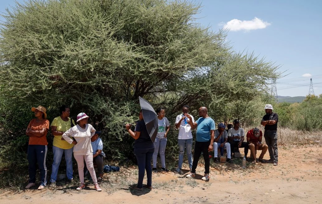 Hundreds held underground in South Africa gold mine protest