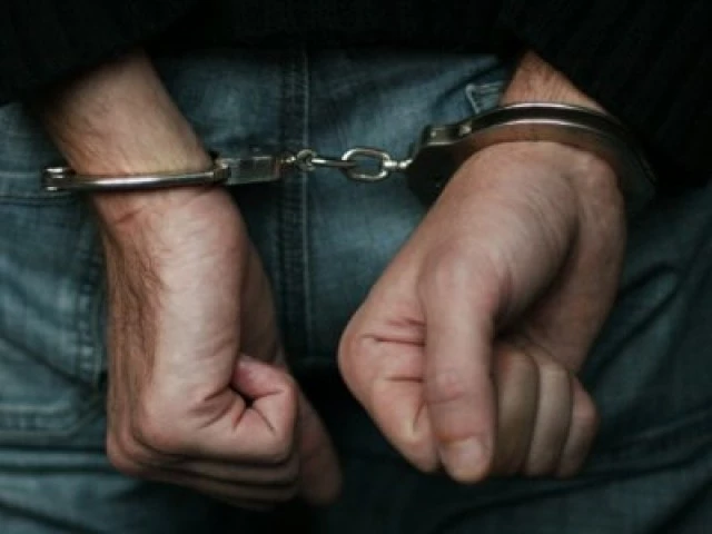 Man arrested for hitting Karachi police and running
