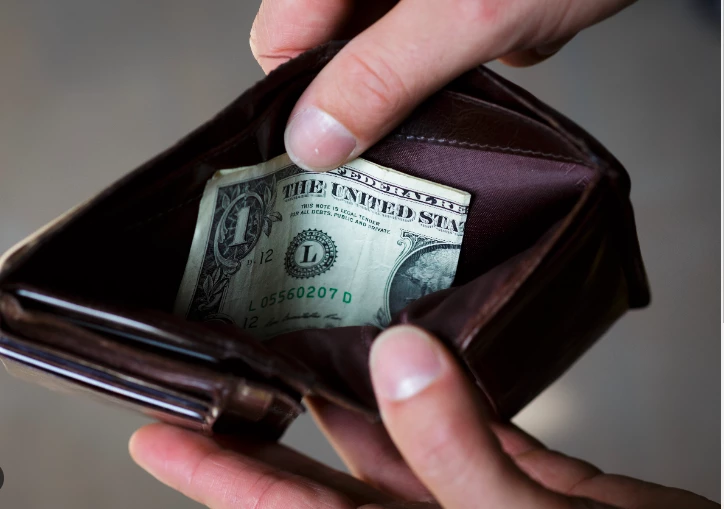 Stars tell folks not to be worried about finances