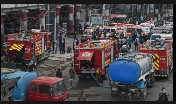 Fire breaks out in car showroom in Karachi