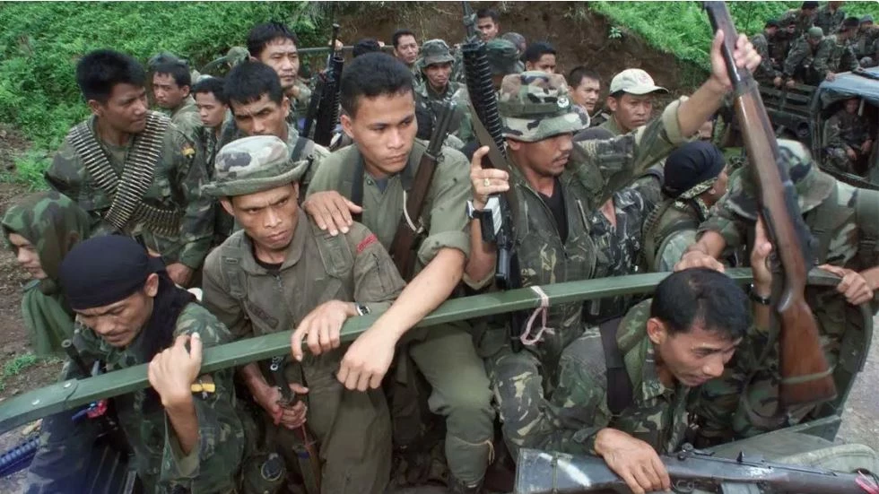 Clash kills Philippine soldier, six rebels ahead of talks