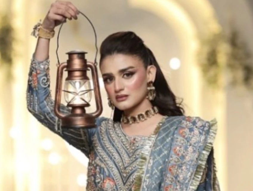 Hira Mani leaves fans confused with unique ramp walk featuring lantern