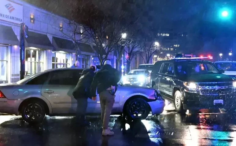 Security scare near Biden as car hits motorcade