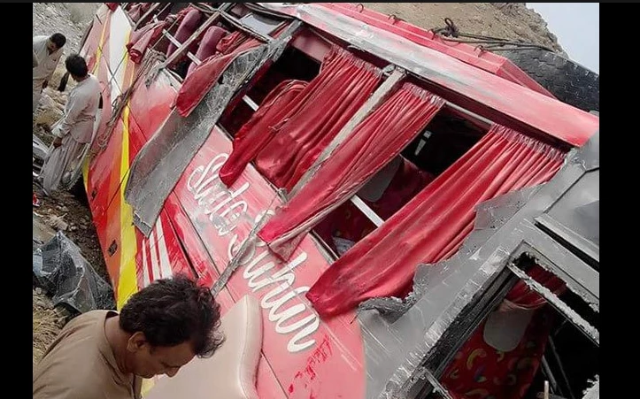 Five die as van carrying wedding party crashes in Dukki