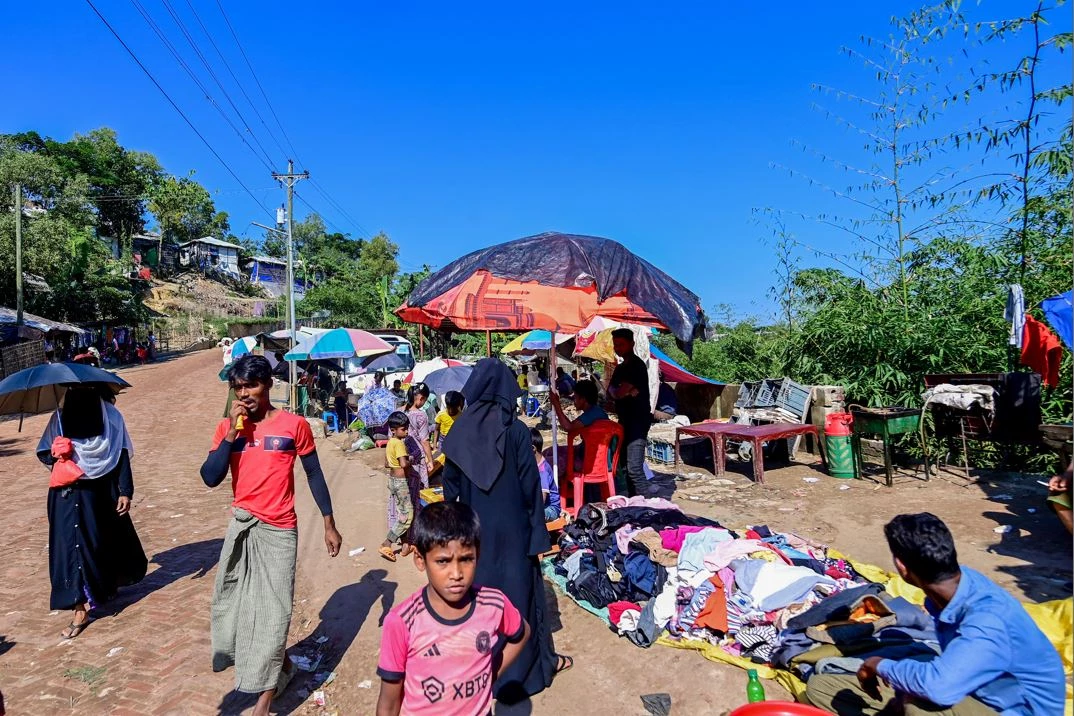 UN urges rescue of 185 Rohingya adrift in Indian Ocean
