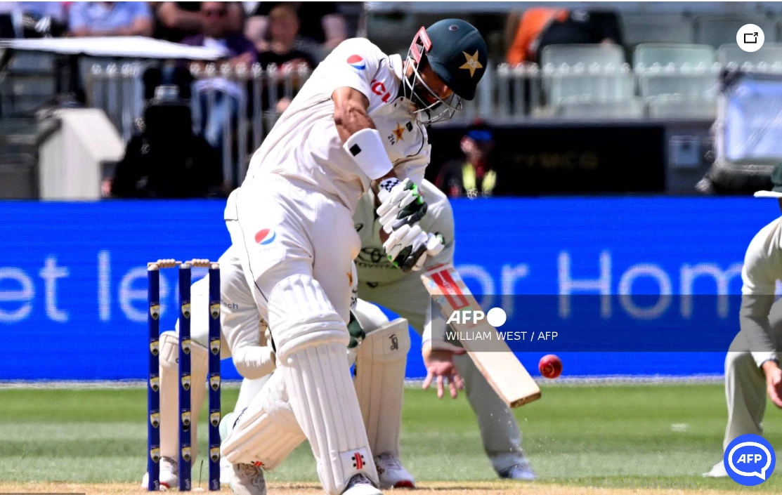 Australia take control of second Test as Pakistan flounder again