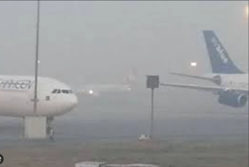 Six flights cancelled as thick fog blankets Lahore airport
