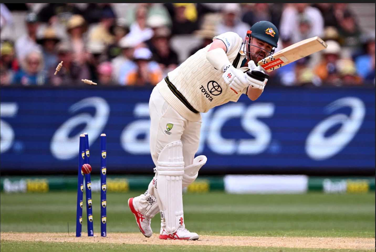 Marsh's 96 leads Australia fightback after Pakistan blitz