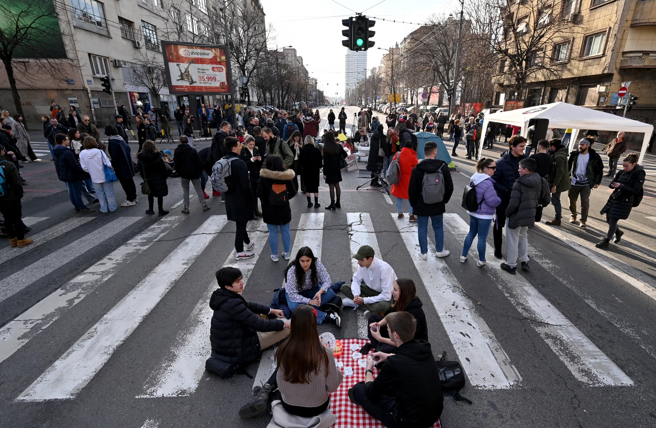 Students set up 24-hour blockade vote results
