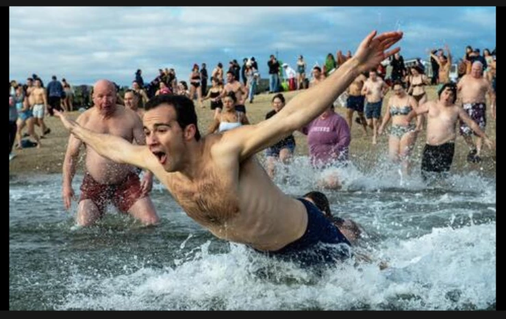 In Boston, 'polar' swimmers mark New Year with icy plunge