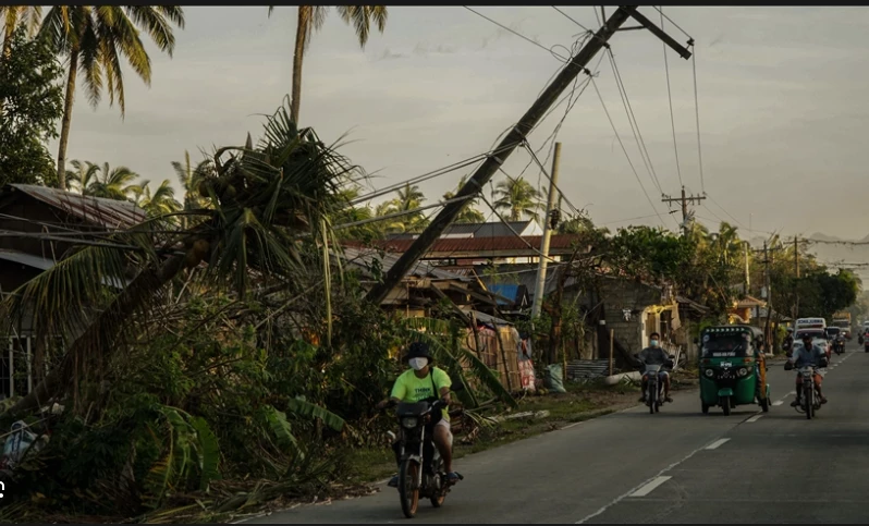6.7-strong earthquake hits off southern Philippines