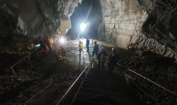 Rescuers evacuate five from flooded Slovenian cave