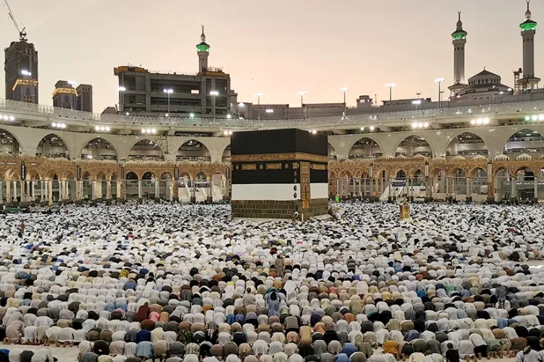 Ministry of religious affairs halts illegal hajj and umrah bookings