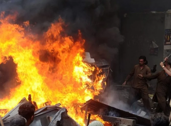 Little girl dies as fire sweeps Lahore home