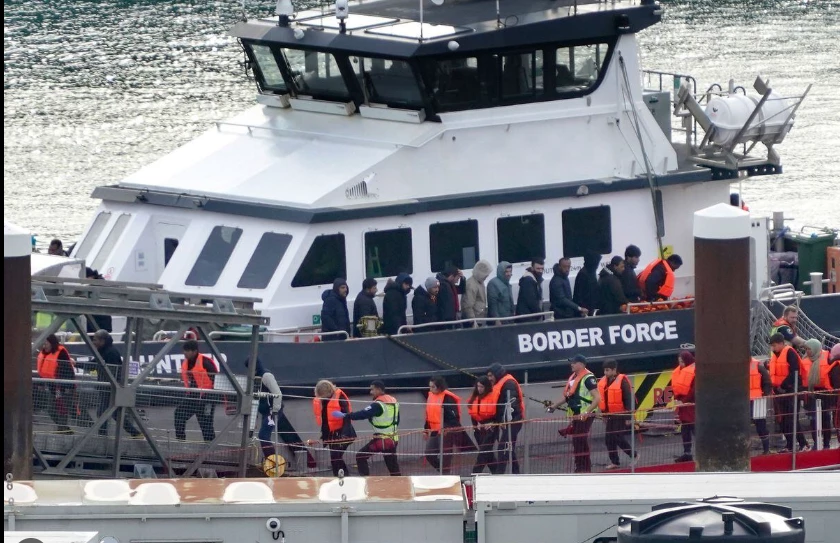 Four die trying to cross Channel to UK