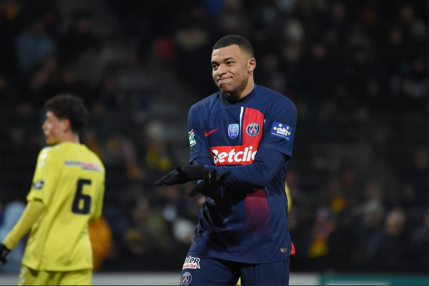 Mbappe sends PSG into French Cup last 16