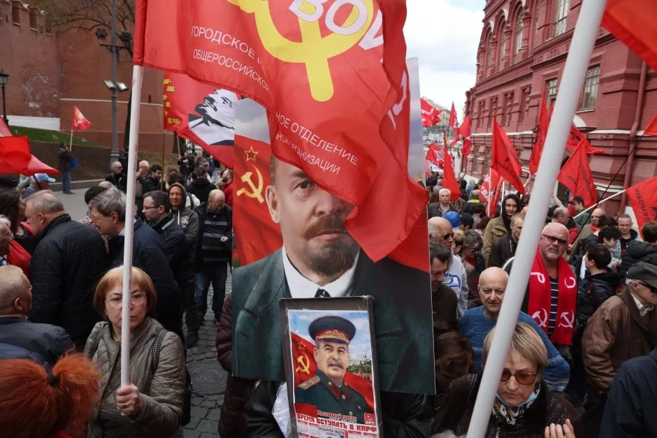 Russians gather to mark 100 years since Lenin's death