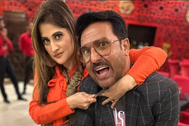 Netizens urges Sahiba to keep Rambo away from 'Jeeto Pakistan' amidst Shoaib and Sania’s wedding buzz