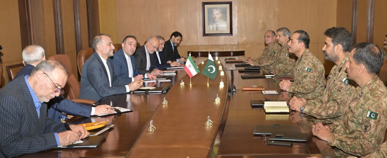 Iranian Foreign Minister meets COAS to strengthen bilateral ties