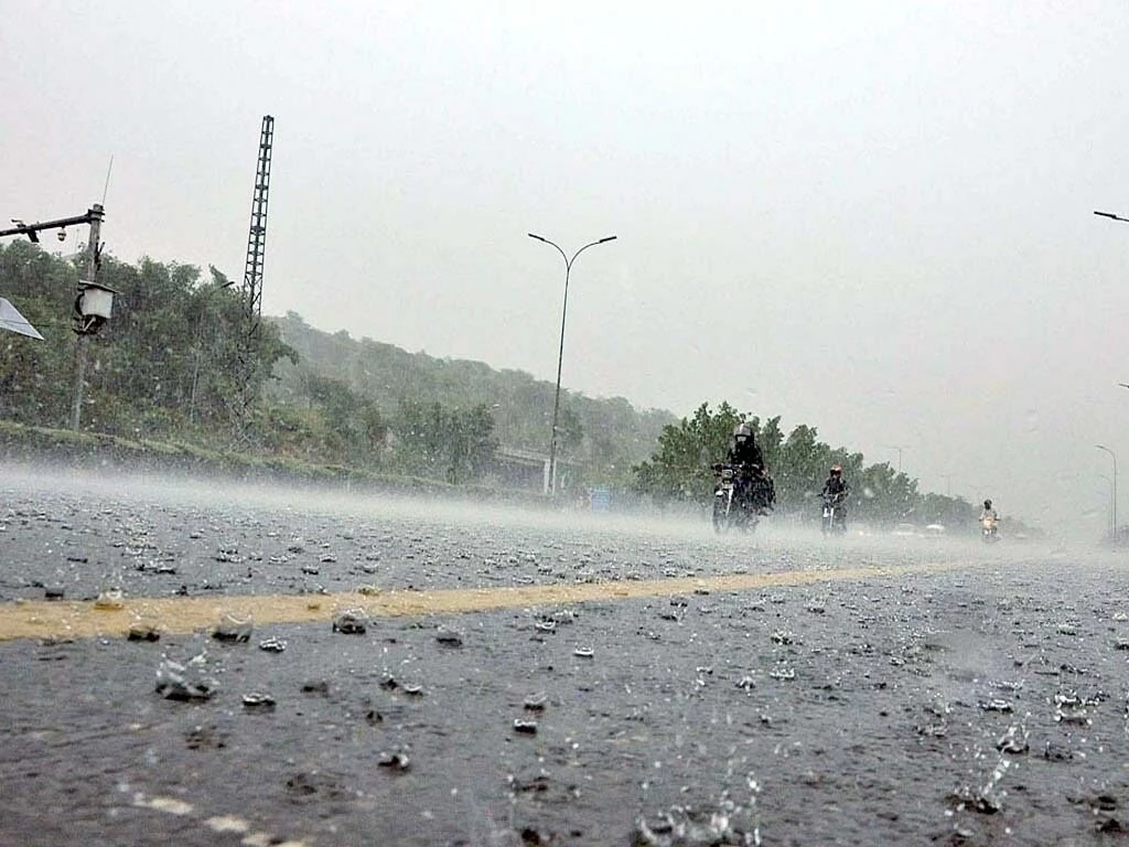 Sindh receives its first winnter rain
