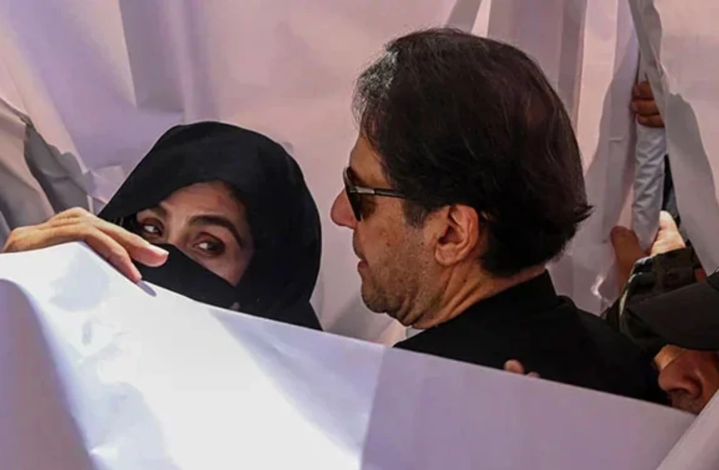 Imran, Bushra clash with Manika in courtroom