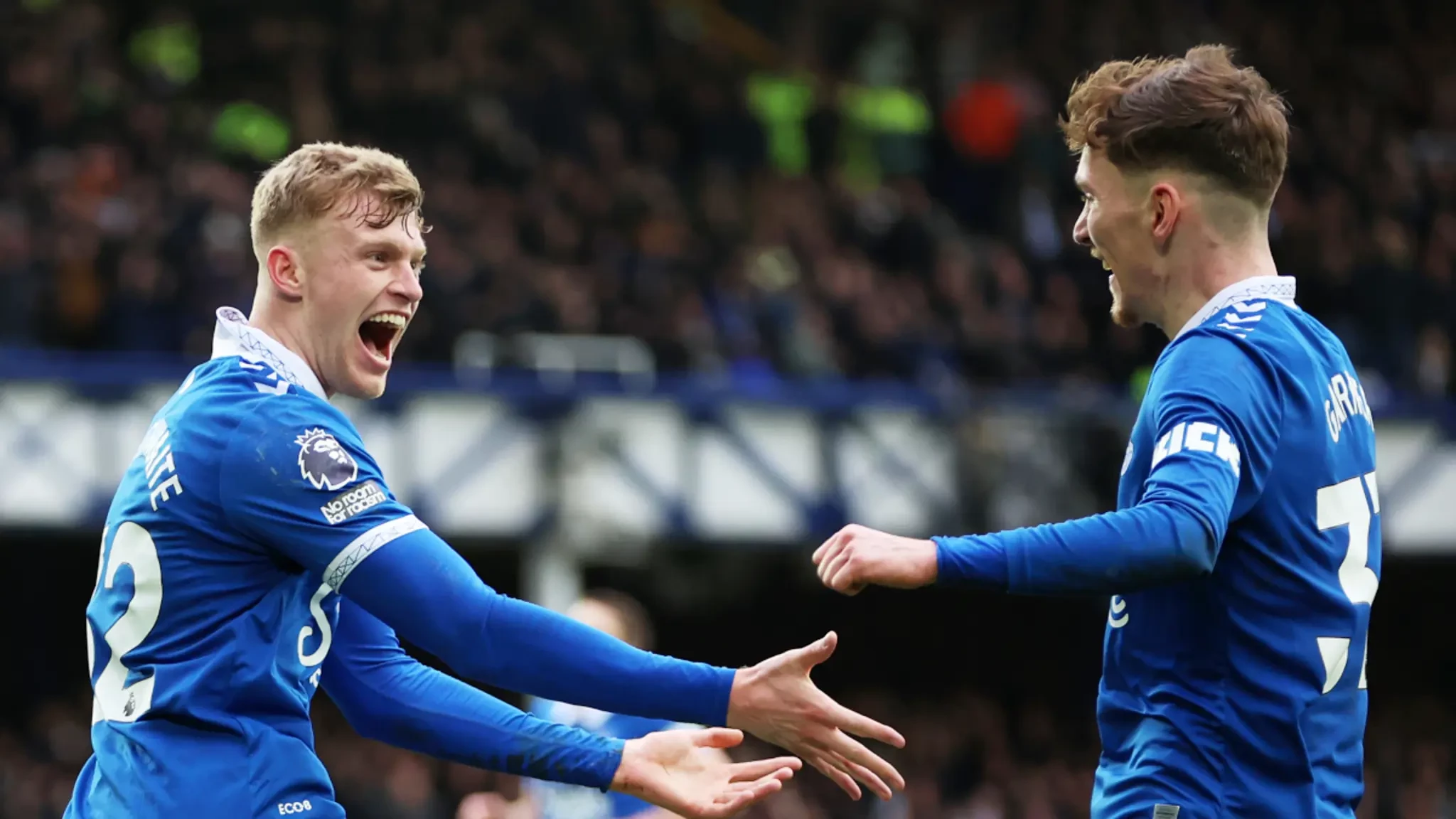 Everton strike late to deny Tottenham despite Richarlison double