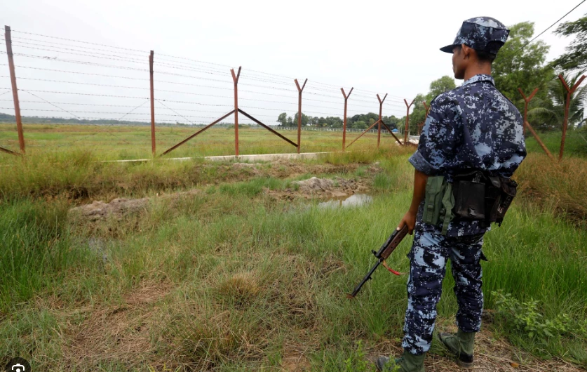 Two killed in Bangladesh as fighting rages on Myanmar border