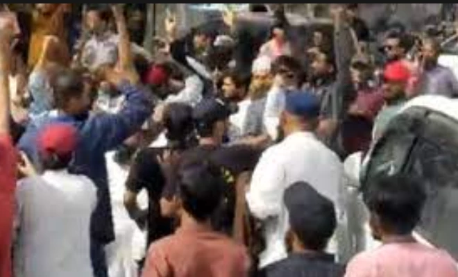 70 injured in clashes between rival political activists in different cities
