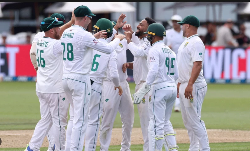 South Africa dismiss New Zealand for 211 in second Test