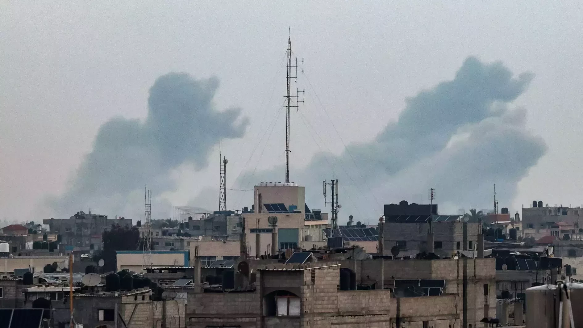 Israel pounds Gaza ahead of UN truce vote
