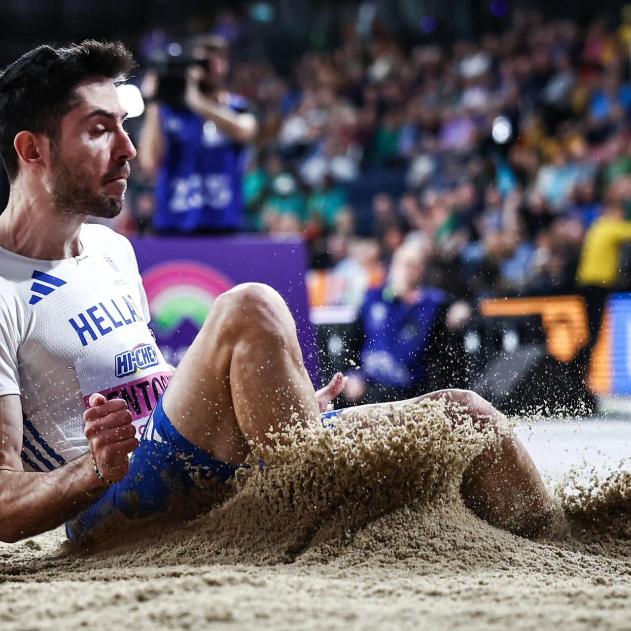Tentoglou retains indoor long jump title, Holloway cruises