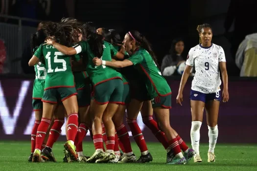 Drama after deluge as USA set up Gold Cup final with Brazil