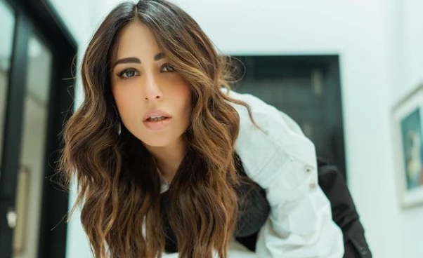 Controversy erupts over Ushna Shah's Ramadan photos and caption