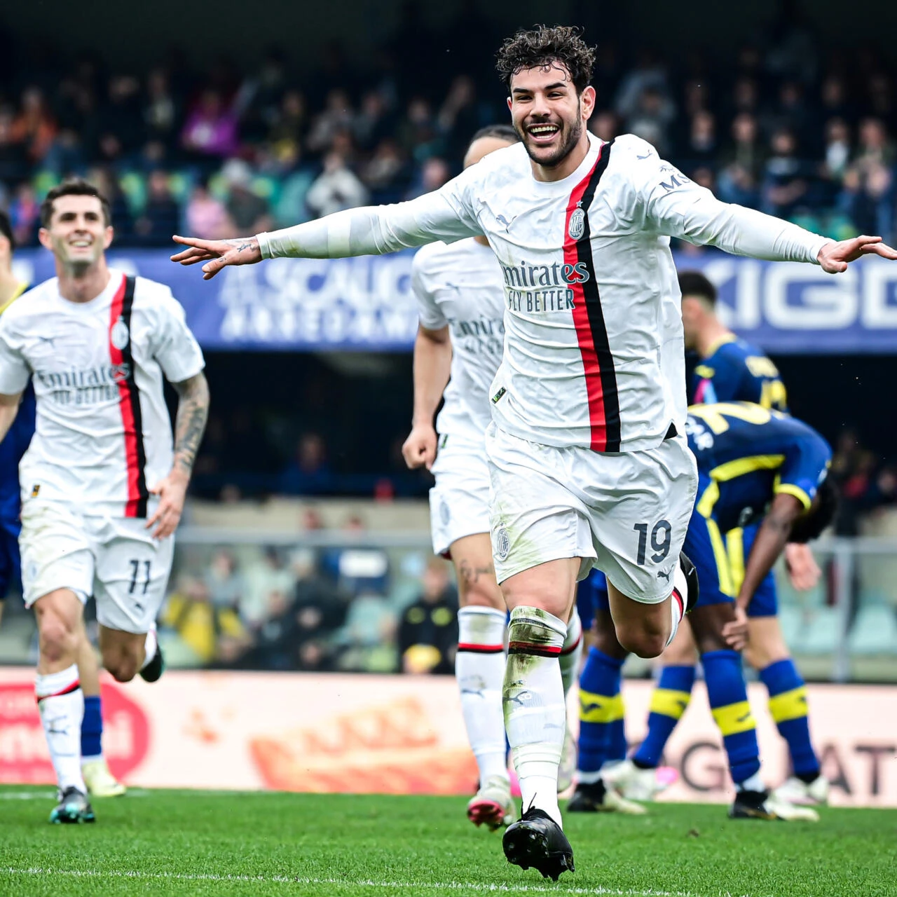 AC Milan consolidate second spot as Juve's woes continue