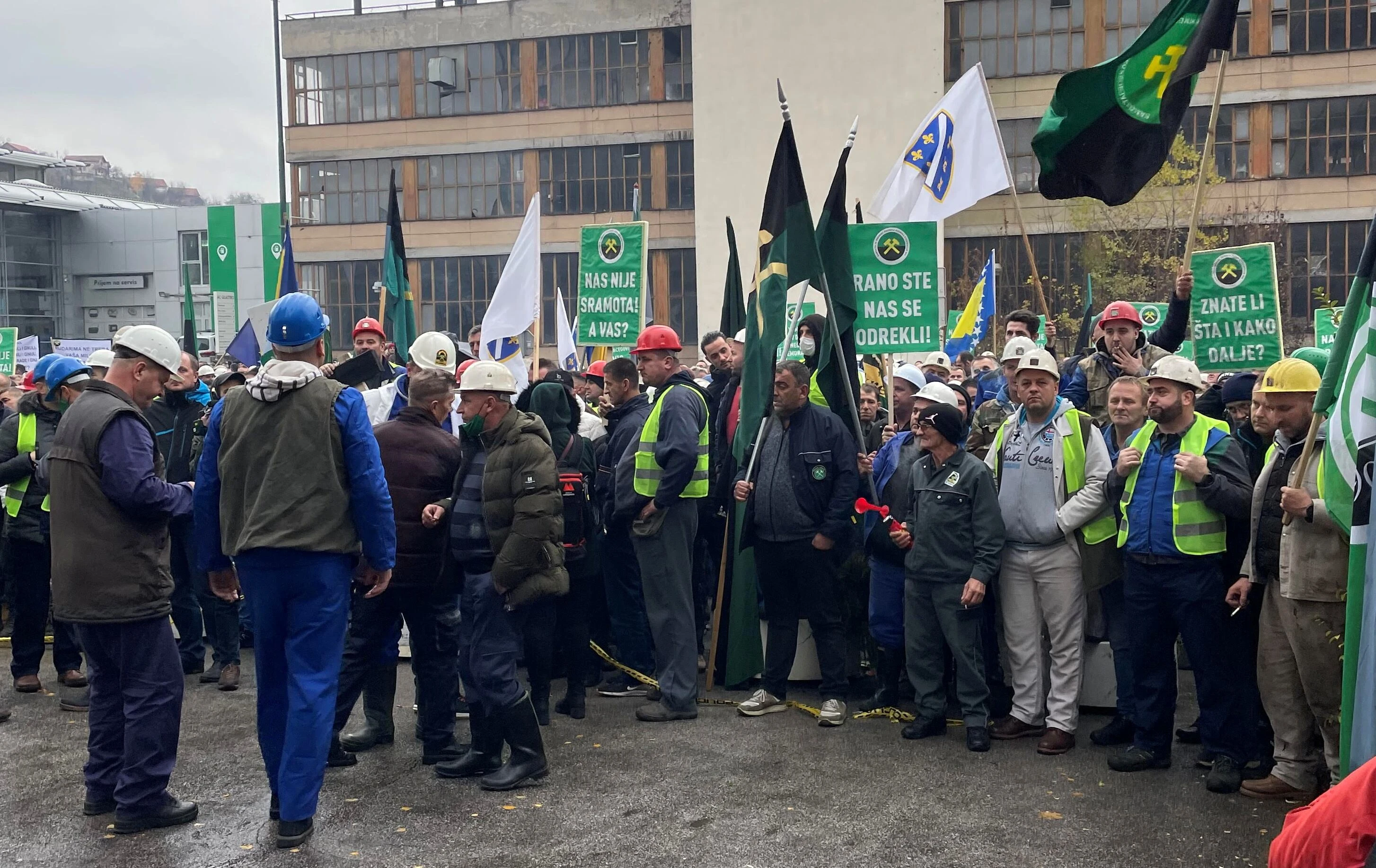 Hundreds of miners protest in Bosnia over salary dispute